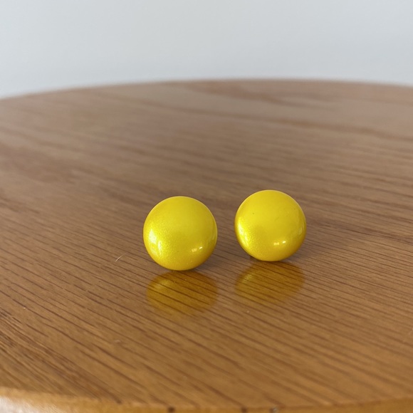 Vintage Neon Yellow 80s/90s Stud Earrings